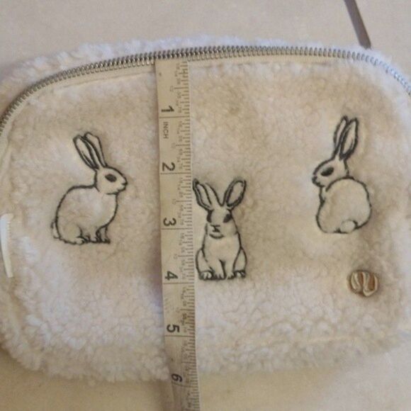 Rare Lululemon Year of the Rabbit Belt Bag Fleece Limited Edition Hard to Find - Picture 11 of 11
